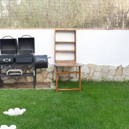 Detached For 6 People In Lloret De Mar With Comunal Outdoor Swimming Pool فيلة