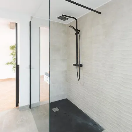 Detached For 6 People In Lloret De Mar With Comunal Outdoor Swimming Pool 别墅