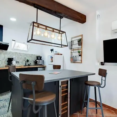 Detached For 6 People In Lloret De Mar With Comunal Outdoor Swimming Pool فيلة *