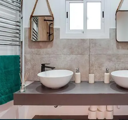 فيلة Detached For 6 People In Lloret De Mar With Comunal Outdoor Swimming Pool Puigventos