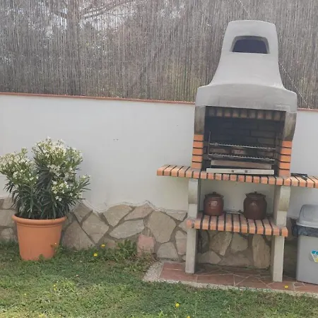 别墅 Detached For 6 People In Lloret De Mar With Comunal Outdoor Swimming Pool *